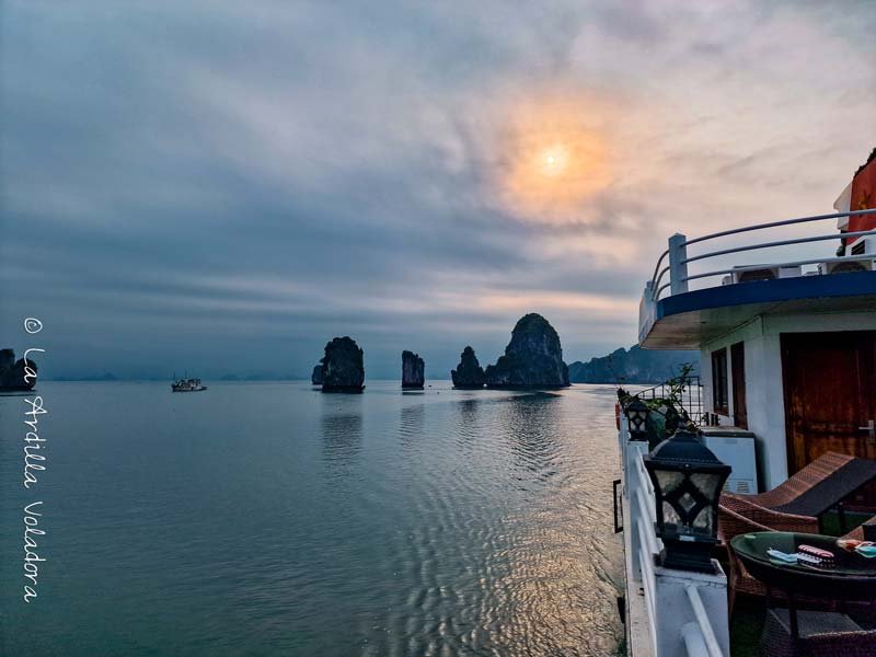 Bahía de Ha Long bajo presupuesto