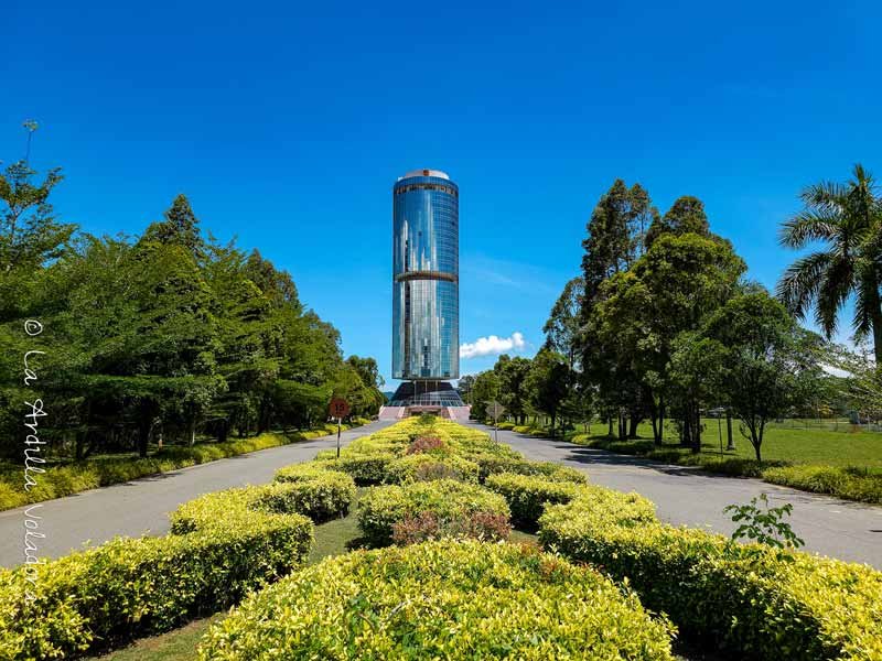 Tun Mustapha Tower, que ver en Kota Kinabalu