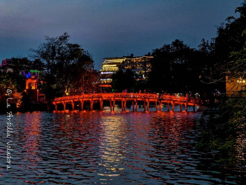 Hanoi de noche