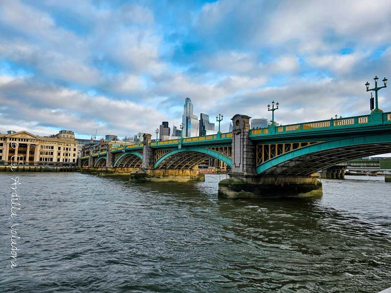 Southwark Bridge, que visitar en Londres