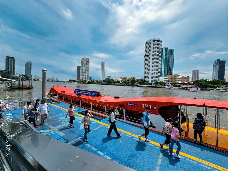 Barco por el rio phraya, como moverte por Bangkok
